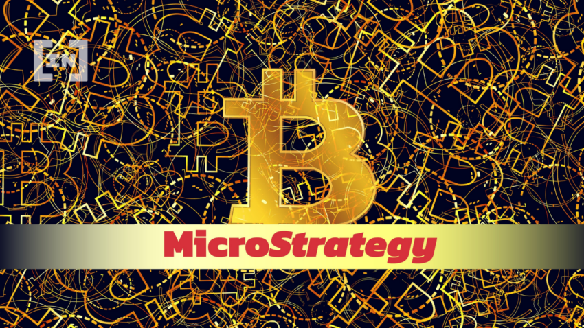 Czy MicroStrategy sprzedaje BTC? Analityk odpowiada na wątpliwości